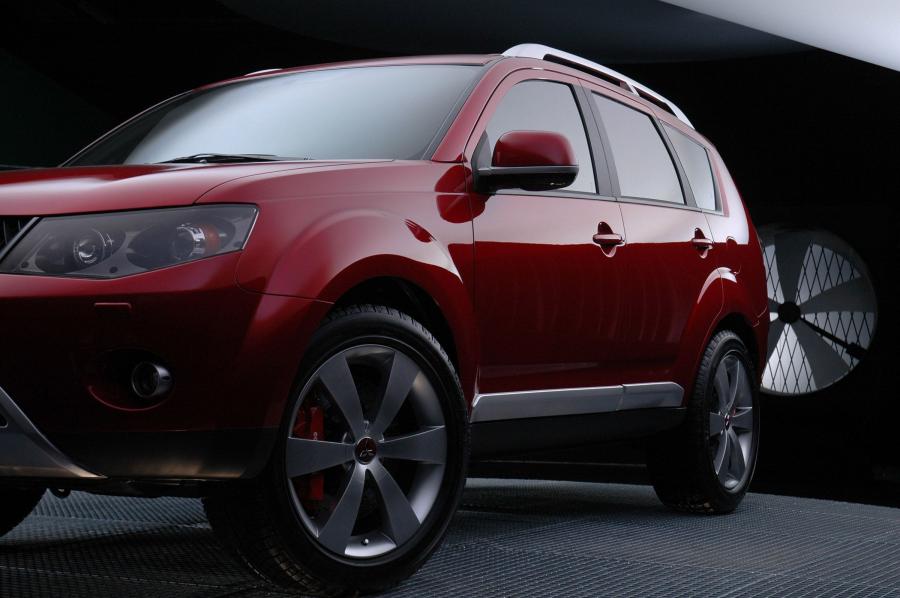  Mitsubishi Outlander 2005 года  (фото 2 из 77)